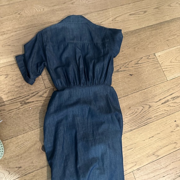 Veronica Beard Hensley Chambray Tie-Waist Shirtdress Size 2 - Picture 3 of 4
